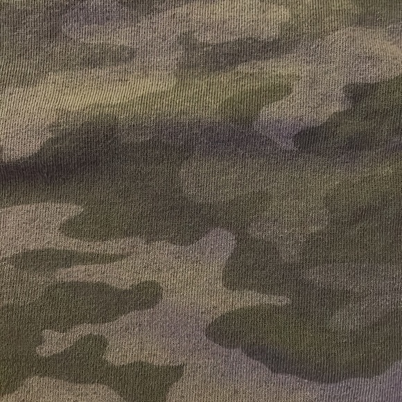 Universal Threads Sweater - Picture 3 of 3